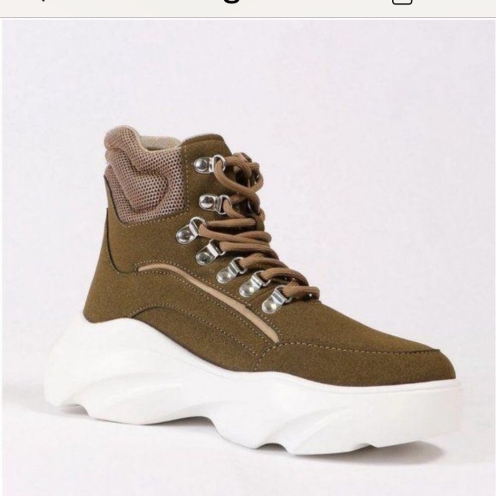 ⭐️⭐️Sweet Street-Style Lace-Up Bubble Platform Sneaks—NWT